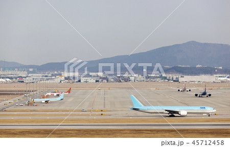 空港 飛行機 産業 45712458