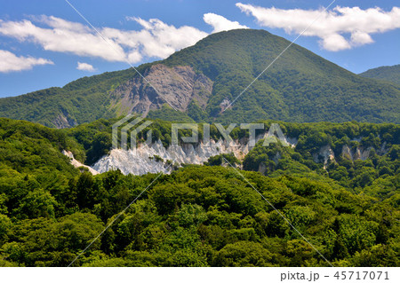 東北 白神山地 日本キャニオンの不思議な眺め 全景 ３ の写真素材
