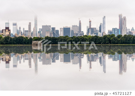 Skyline of New York City a misty day Skyline of New York City a misty day 45721127