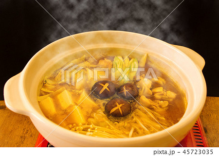 あつあつの鍋料理 あつあつの鍋料理 45723035
