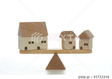 模型とシーソーを使った住宅事情の比較 模型とシーソーを使った住宅事情の比較 45723348