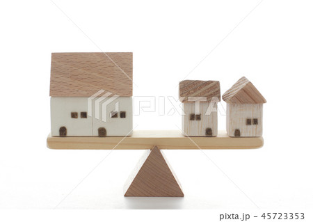 模型とシーソーを使った住宅事情の比較 模型とシーソーを使った住宅事情の比較 45723353