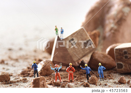 自然災害と土砂崩れのジオラマモデル 自然災害と土砂崩れのジオラマモデル 45723563