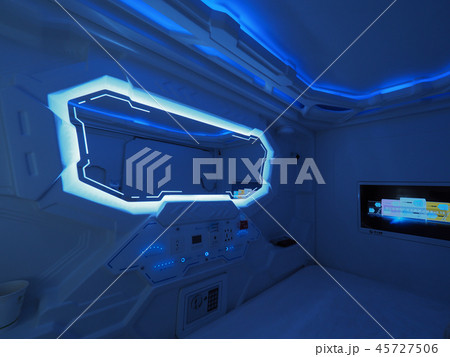 宇宙船のようなカプセルホテル 中国・昆明空港 / capsule hotel at Kunming 45727506