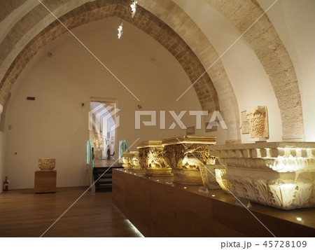 ノルマン・スヴェヴォ城内の博物館 45728109