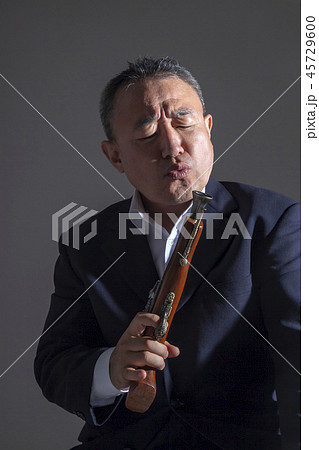 中年 男 男性 45729600