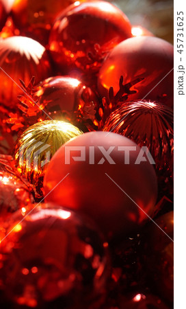 Christmas red and gold ornament background light Christmas red and gold ornament background light 45731625