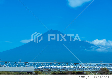 雪のない富士山、富士と新幹線、富士と快晴、新幹線と快晴、青空、富士川の景色、富士山、富士、ふじさん 45732723
