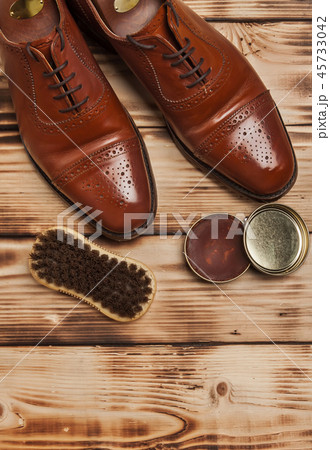 Oxfords shine Brushes and wax.Waxing. Bull shoes. Oxfords shine Brushes and wax.Waxing. Bull shoes. 45733042