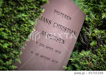 Grave of poet Hans Christian Andersen Grave of poet Hans Christian Andersen 45735294