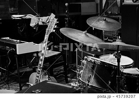 ジャズライブハウス(モノクロ) ジャズライブハウス(モノクロ) 45739207