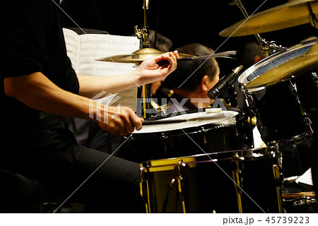 ビッグバンドジャズオーケストラ(ドラム) ビッグバンドジャズオーケストラ(ドラム) 45739223