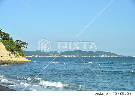 高解像度）神奈川県鎌倉市稲村ケ崎の風景 45739258