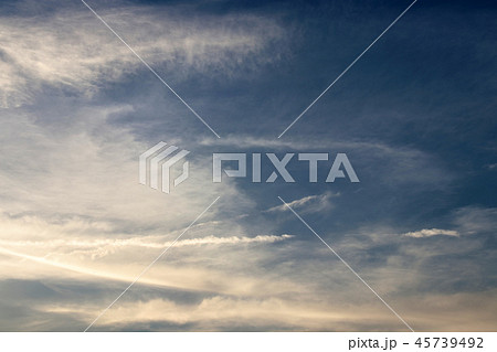 空と雲 45739492