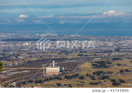 富山・立山山麓から見る初冬の富山平野 45743990