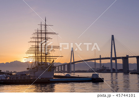 富山・海王丸パークの朝 富山・海王丸パークの朝 45744101