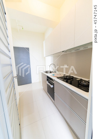 キッチン 厨房 台所 45747145