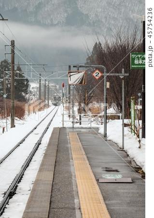 雪国の風景 45754236