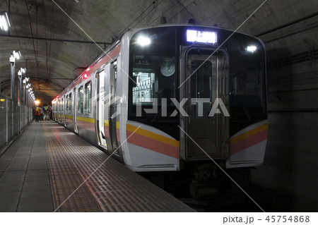 上越線 土合駅(下りホームの電車) 上越線 土合駅(下りホームの電車) 45754868