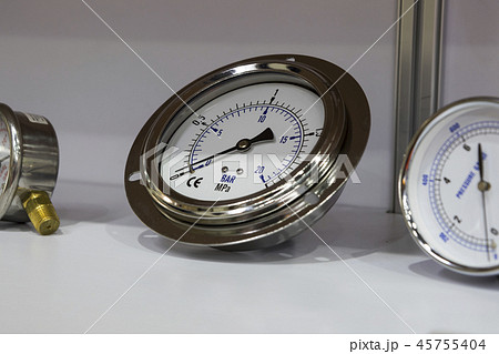 ndustrial Pressure Gauges 45755404