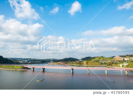 高滝湖と加茂橋 (千葉県市原市) ※2018年11月撮影 高滝湖と加茂橋 (千葉県市原市) ※2018年11月撮影 45760595