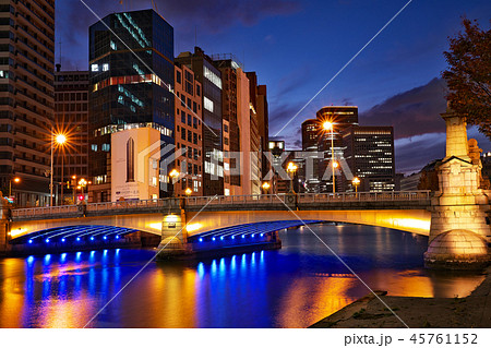 【難波橋 夜景】 大阪府大阪市北区中之島 45761152