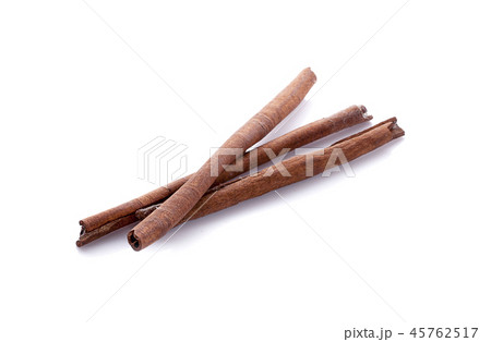 Cinnamon sticks isolated on white background 45762517