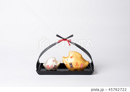 干支の置物　イノシシ 45762722