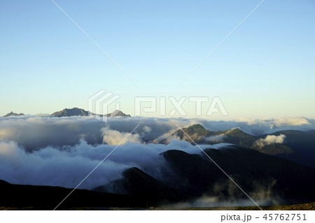 秋の乗鞍 魔王岳からの眺望(撮影地:乗鞍、魔王岳) 秋の乗鞍 魔王岳からの眺望(撮影地:乗鞍、魔王岳) 45762751