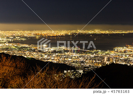 兵庫県神戸市。六甲山上、天覧台からの大阪湾夜景。1000万ドルの夜景。 45763163