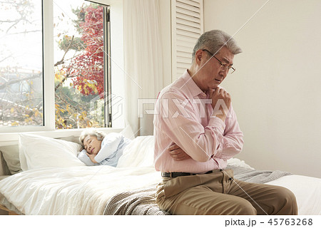 夫婦 高齢者 老人 45763268