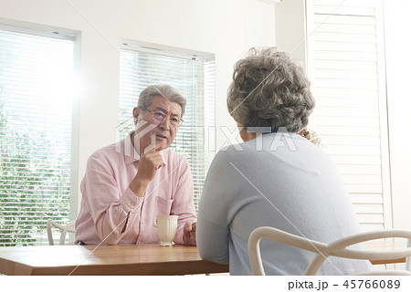 夫婦 高齢者 老人 45766089