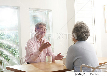 夫婦 高齢者 老人 45766098