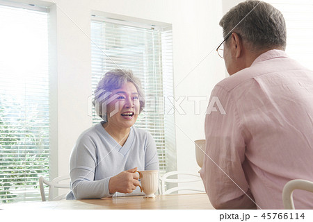 夫婦 高齢者 老人 45766114