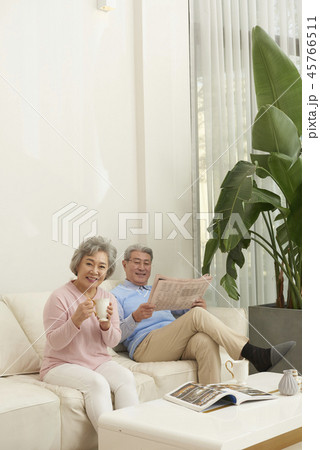 夫婦 高齢者 老人 45766511
