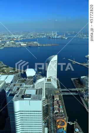 横浜　ランドマークタワー　スカイガーデンからの風景　パシフィコ横浜 45772820