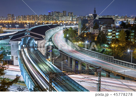 地下鉄 電車 銅雀駅 45778278