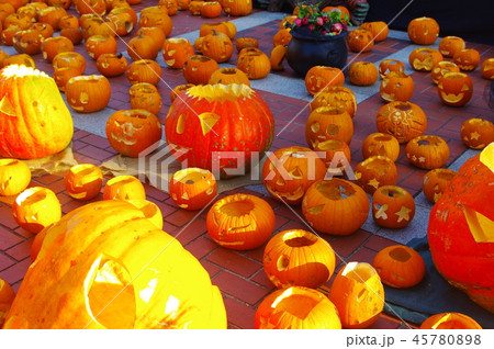 ハロウィンのカボチャ ハロウィンのカボチャ 45780898