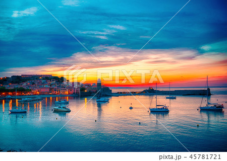Beautiful dramatic sunset sky over small bay of Collioure, France. 45781721