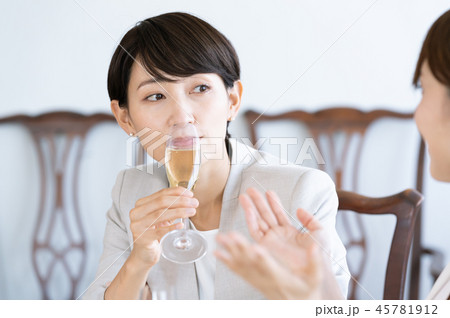 ビジネスパーティ 45781912