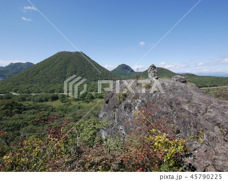 群馬県 榛名山 榛名高原 ゆうすげの道 するす岩から榛名富士を見る 群馬県 榛名山 榛名高原 ゆうすげの道 するす岩から榛名富士を見る 45790225