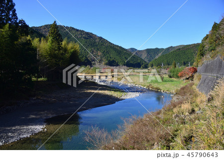 晩秋の四万十川上流 45790643