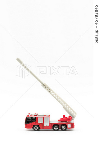 はしご付き消防車:fire truck 45792845