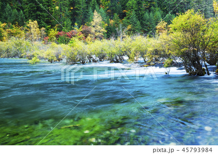 九寨溝 四川省 中国の 45793984