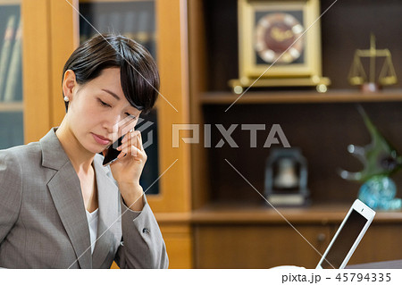 女性社員　個人事務所　司法書士　会計士　 45794335