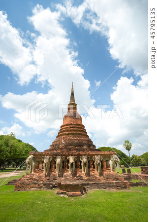 Wat Sorasak temple in Sukhothai, Thailand. 45795135