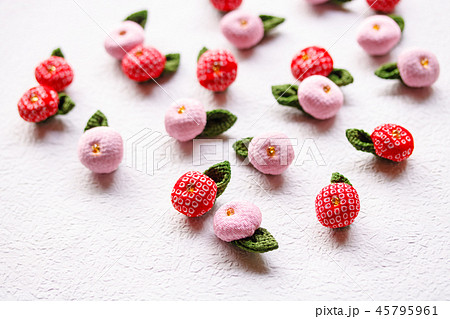 ちりめん細工・玉椿 ちりめん細工・玉椿 45795961