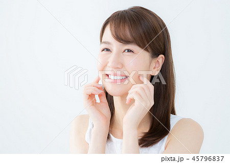 young woman 45796837