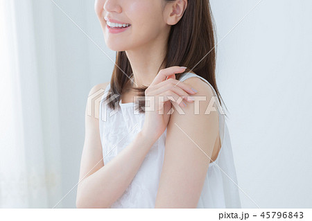 young woman 45796843