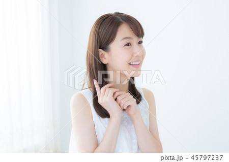 young woman young woman 45797237